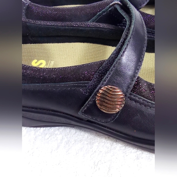 NWT SAS Step Out Black Shoes Size 6.5 - Picture 2 of 8